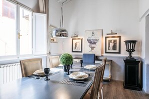 Dining - Charming apartment in the historic center of Florence, cozy and intimate (Firenze)
