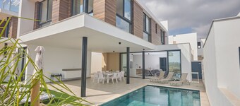 Protaras Aqua Pearl Villa AQ11 -  a villa that sleeps 11 guests  in 5 bedrooms