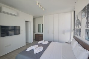 3 habitaciones, tabla de planchar con plancha, cuna de viaje y wifi 