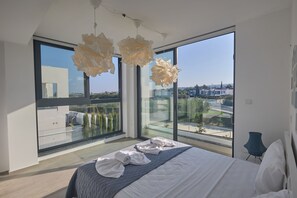 3 soverom, strykejern/-brett, reiseseng for barn og wi-fi