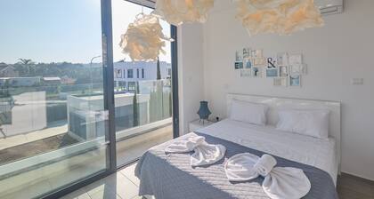 Protaras Almaria Villa ALM03 -  a villa that sleeps 6 guests  in 3 bedrooms