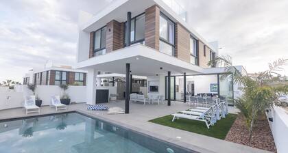 Protaras Aqua Pearl Villa AQ18 - a villa that sleeps 9 guests in 4 bedrooms