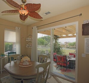 Dining - Beautiful 4bd/3ba home in Indian Palms CC with pool, spa, views & many amenities (Indio)