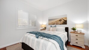 4 habitaciones, tabla de planchar con plancha, internet y ropa de cama 