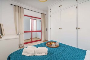 1 chambre, fer et planche à repasser, lit parapluie, Wi-Fi gratuit