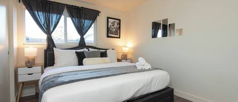 2 slaapkamers, een strijkplank/strijkijzer, wifi, beddengoed