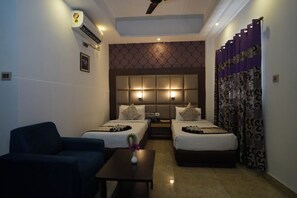Deluxe Double Room, Hill View | Desk, laptop workspace, soundproofing, iron/ironing board - Terrace Valley Hotel (Gangtok)