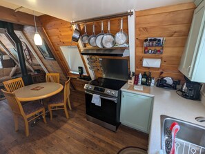Private kitchen - Vintage A-frame in peaceful montane setting, dog friendly, trails and lake (Soda Springs)