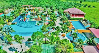 Trang Oasis Waterpark Hotel