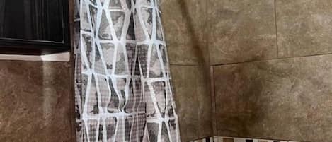 Handtücher, Seife, Toilettenpapier