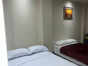1 bedroom, WiFi, bed sheets - Private room in guesthouse in Salinas, Ecuador (Salinas)