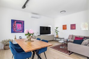 TV - Apartment MaRo near City Center (Split)