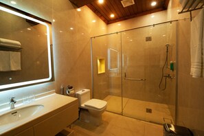 Suite | Bathroom