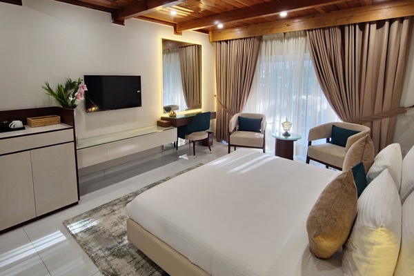 Double Room | Rollaway beds, free WiFi, bed sheets