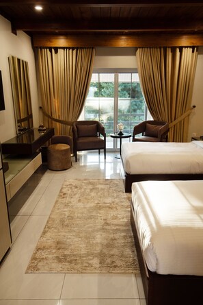 Deluxe Twin Room | 1 bedroom, rollaway beds, free WiFi, bed sheets