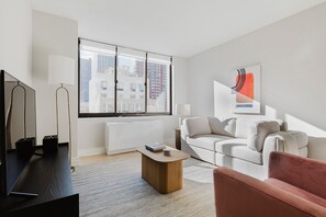 TV, stereo - Blueground | UES, gym & w/d, nr museums (New York)