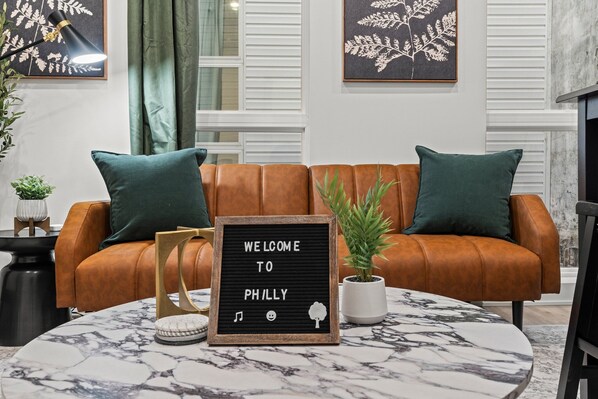 Interior - In The Center of Old City Philly- Walker Paradise! (Philadelphia)