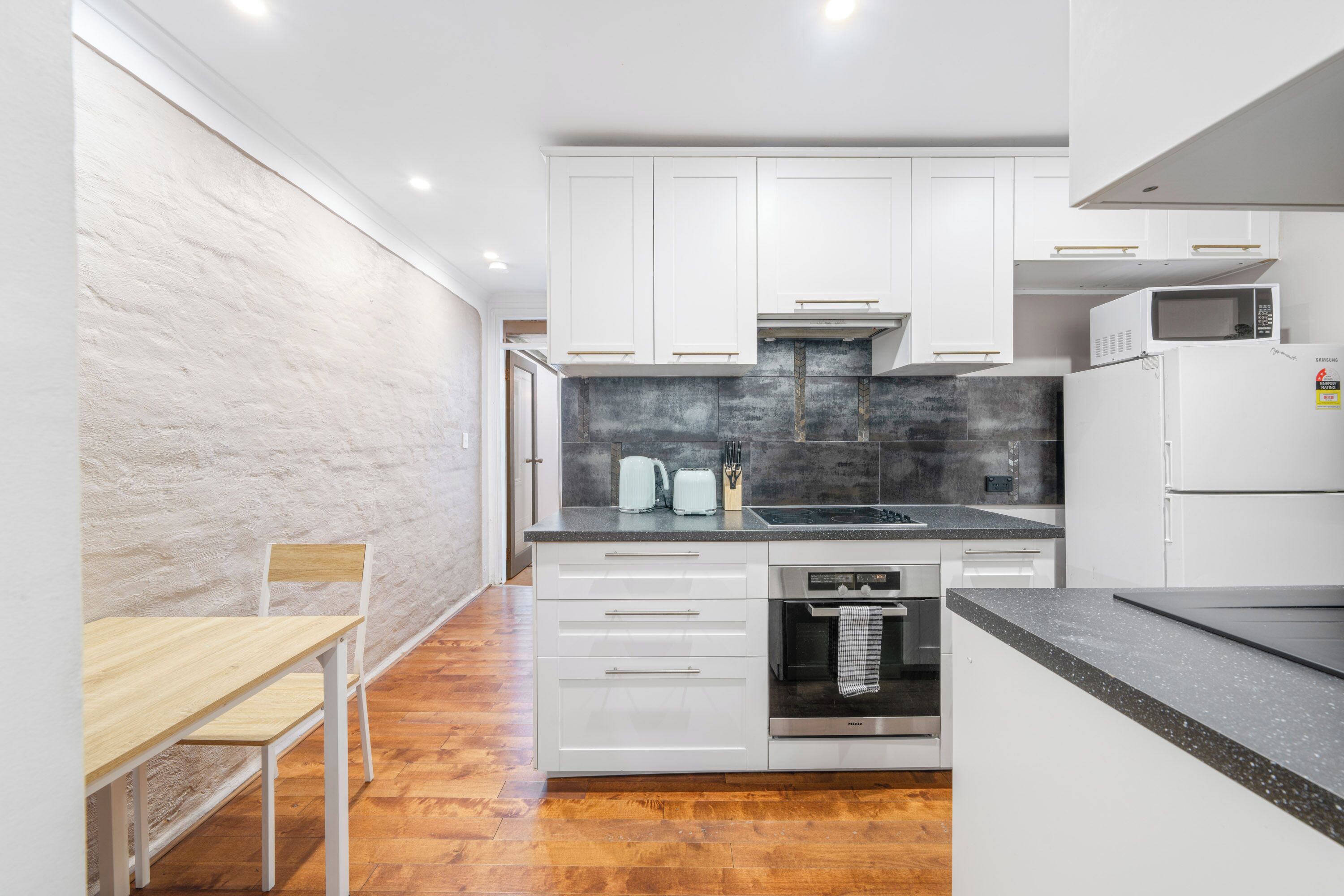 Microwave, dishwasher