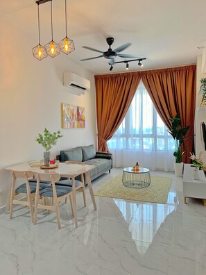 Living area - #Netflix #Cuckoo Troika Kota Bharu Homestay 0182 (Kota Bharu)