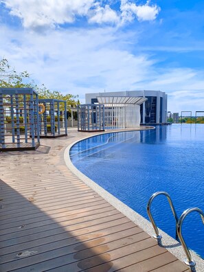 Pool - #Netflix #Cuckoo Troika Kota Bharu Homestay 0182 (Kota Bharu)