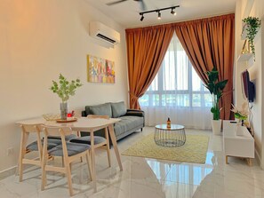 Living area - #Netflix #Cuckoo Troika Kota Bharu Homestay 0182 (Kota Bharu)