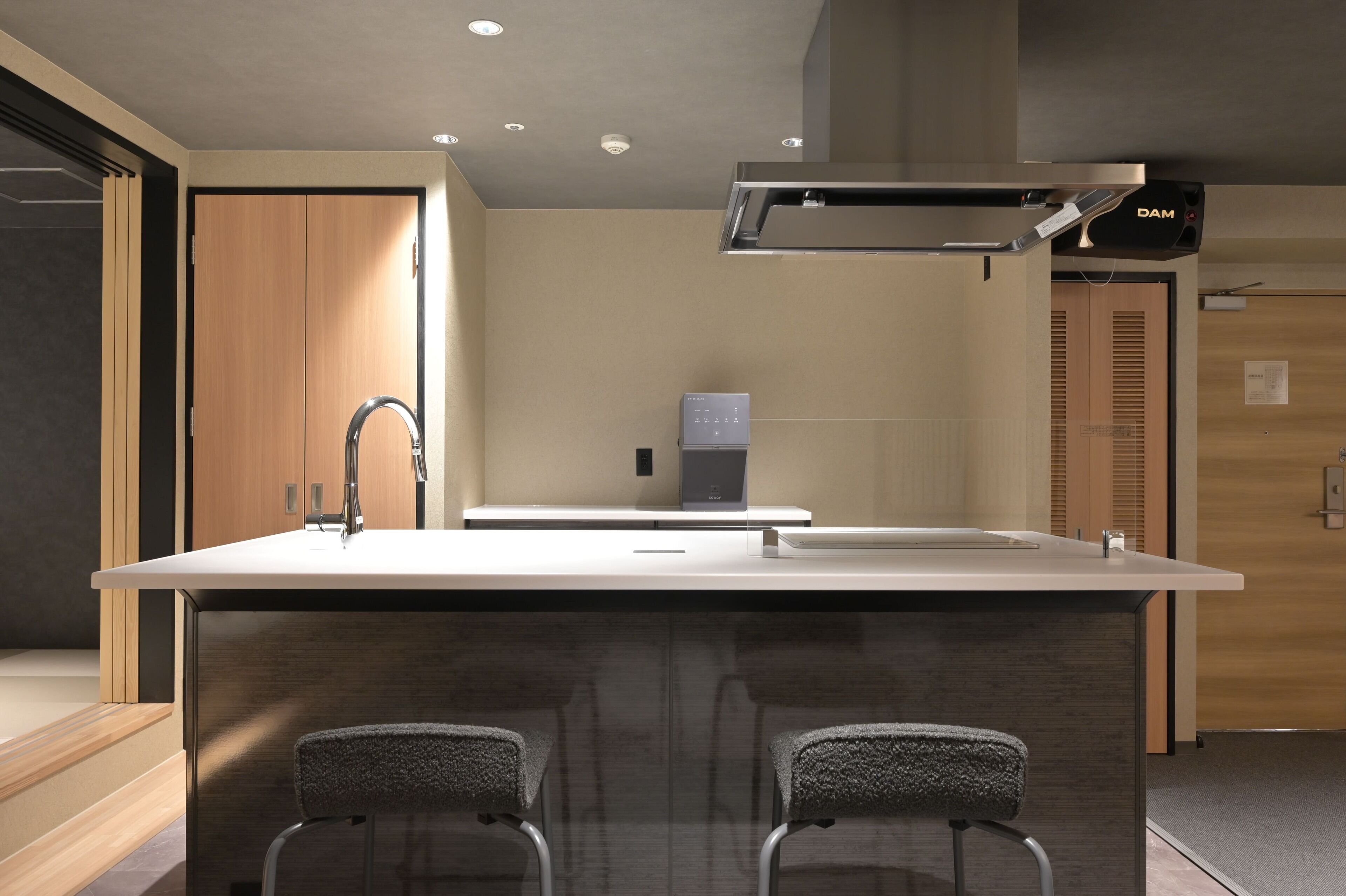 Suite estudio presidencial | Escritorio, espacio para trabajar con un portátil, cortinas opacas