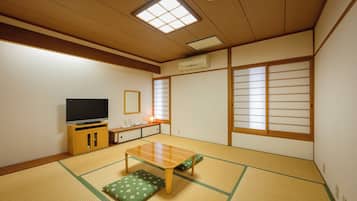 Japanese-style Triple Room, Non Smoking, City View | Desk, laptop workspace, blackout curtains, iron/ironing board