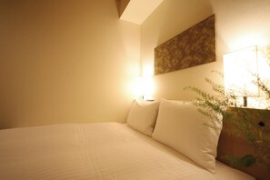 1 bedroom, desk, free WiFi, bed sheets