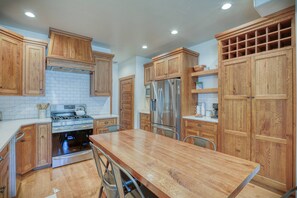 Refrigerador, microondas, lavavajillas, cafetera/tetera