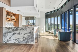 Bar (on property) - Centre of Brisbane at RiverFront (Brisbane City)