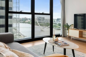 Smart TV - Centre of Brisbane at RiverFront (Brisbane City)