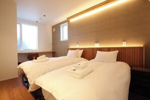 3 habitaciones, escritorio, tabla de planchar con plancha y wifi gratis