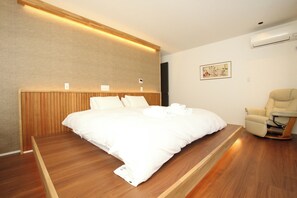 4 bedrooms, desk, iron/ironing board, free WiFi