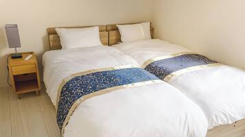 3 bedrooms, desk, free WiFi, bed sheets