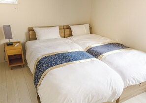 3 bedrooms, desk, free WiFi, bed sheets