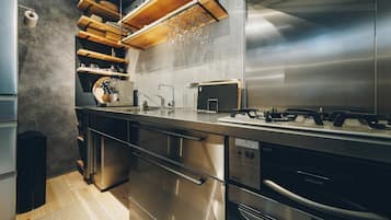 Fridge, microwave, stovetop, cookware/dishes/utensils
