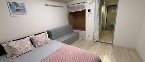 1 bedroom, desk, iron/ironing board, free WiFi