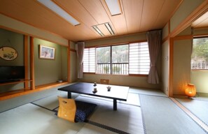Interior - West Wing Japanesestyle room 125 tatami mats  / Minamitsurugun Yamanashi (Minamitsurugun)