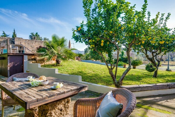 House | Outdoor dining