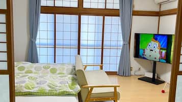 3 bedrooms, desk, free WiFi, bed sheets