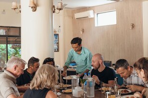Restaurant - Jungle Safari Lodge (Sauraha)
