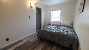 2 quartos, ferros/tábuas de passar roupa, Wi-Fi, roupa de cama