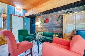 Interior - Sweet Studio at a Summer Resort Like Home (College Park)