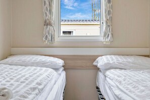 3 habitaciones, cuna de viaje, wifi gratis y ropa de cama