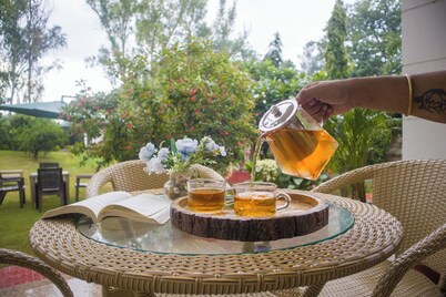 Alaya Stays 3 BHK with Pvt Pool-Daffodil