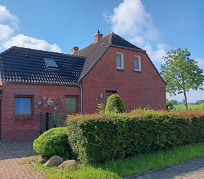 House, 3 Bedrooms, Balcony | Exterior - House Marilene - Your Temporary Home (Krummhoern)