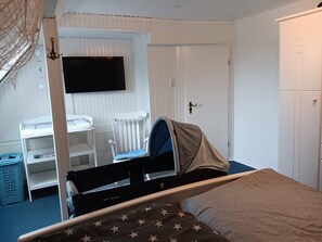 House, 3 Bedrooms, Balcony | 3 bedrooms