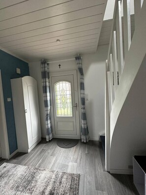 House, 3 Bedrooms, Balcony | Property entrance - House Marilene - Your Temporary Home (Krummhoern)