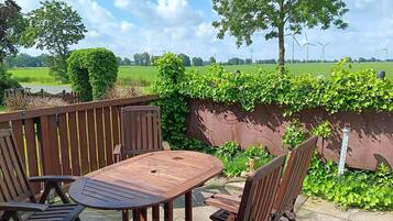 House, 3 Bedrooms, Balcony | Outdoor dining