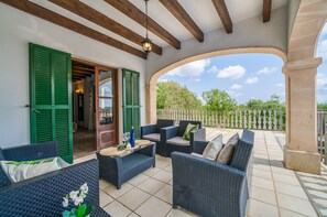 House | Terrace/patio